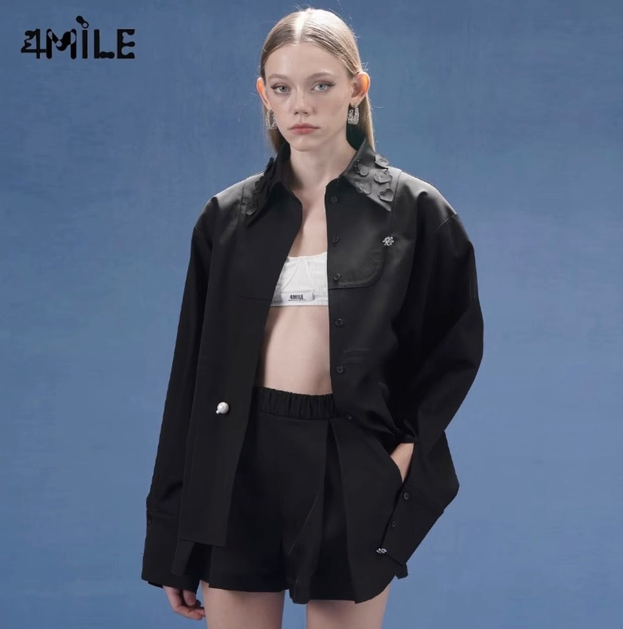 4MILE Spring/Summer New Arrival: Black Heart Polka Dot Back Slit Shirt - Stylish Long Sleeves, Sweet Style