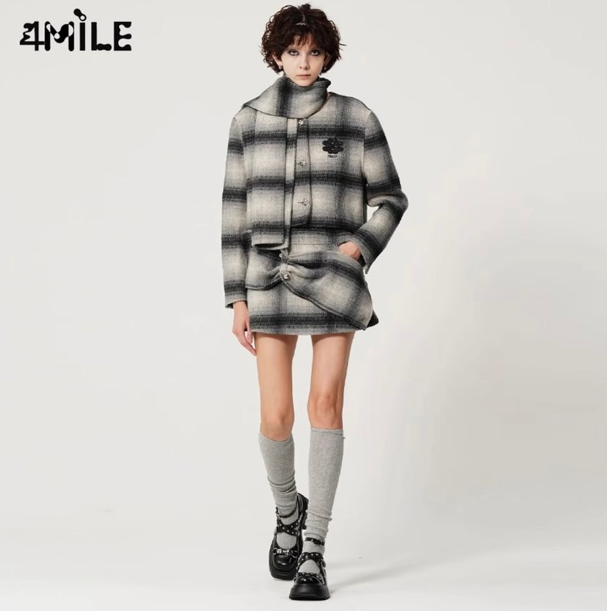 4MILE秋冬设计师复古格纹围巾款毛呢短外套圆领长袖雅丹学院风