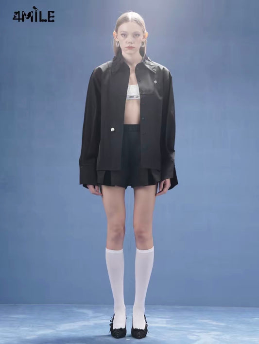 4MILE Spring/Summer New Arrival: Black Heart Polka Dot Back Slit Shirt - Stylish Long Sleeves, Sweet Style