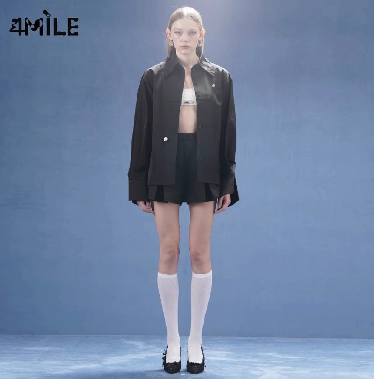 4MILE Spring/Summer New Arrival: Black Heart Polka Dot Back Slit Shirt - Stylish Long Sleeves, Sweet Style