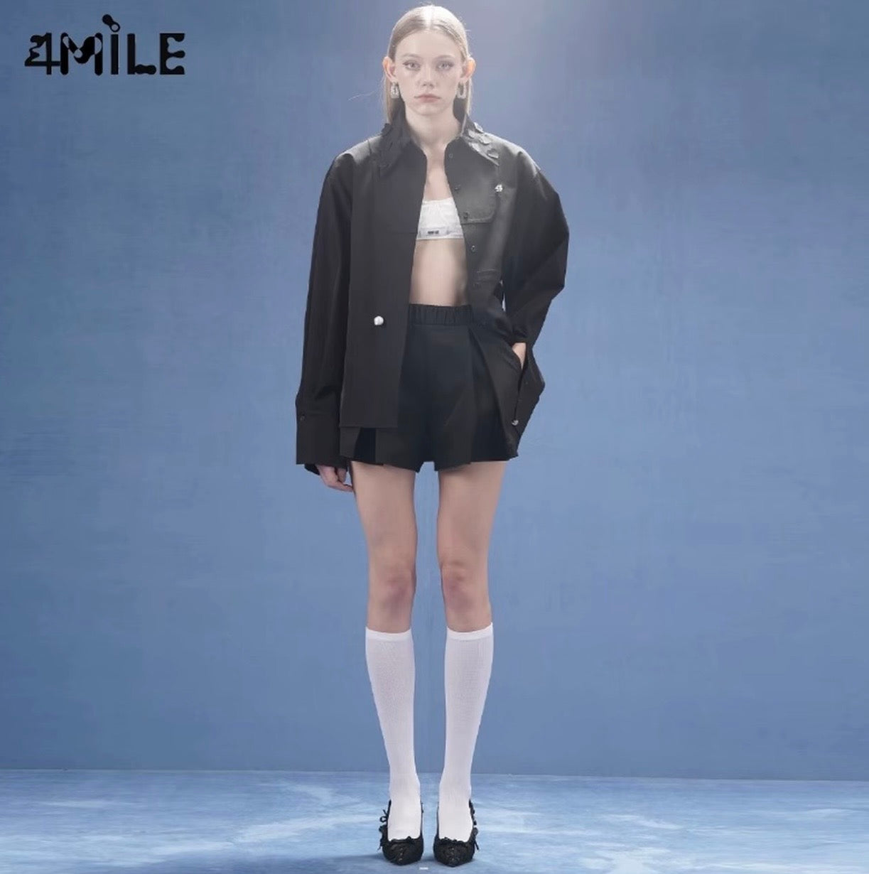 4MILE Spring/Summer New Arrival: Black Heart Polka Dot Back Slit Shirt - Stylish Long Sleeves, Sweet Style