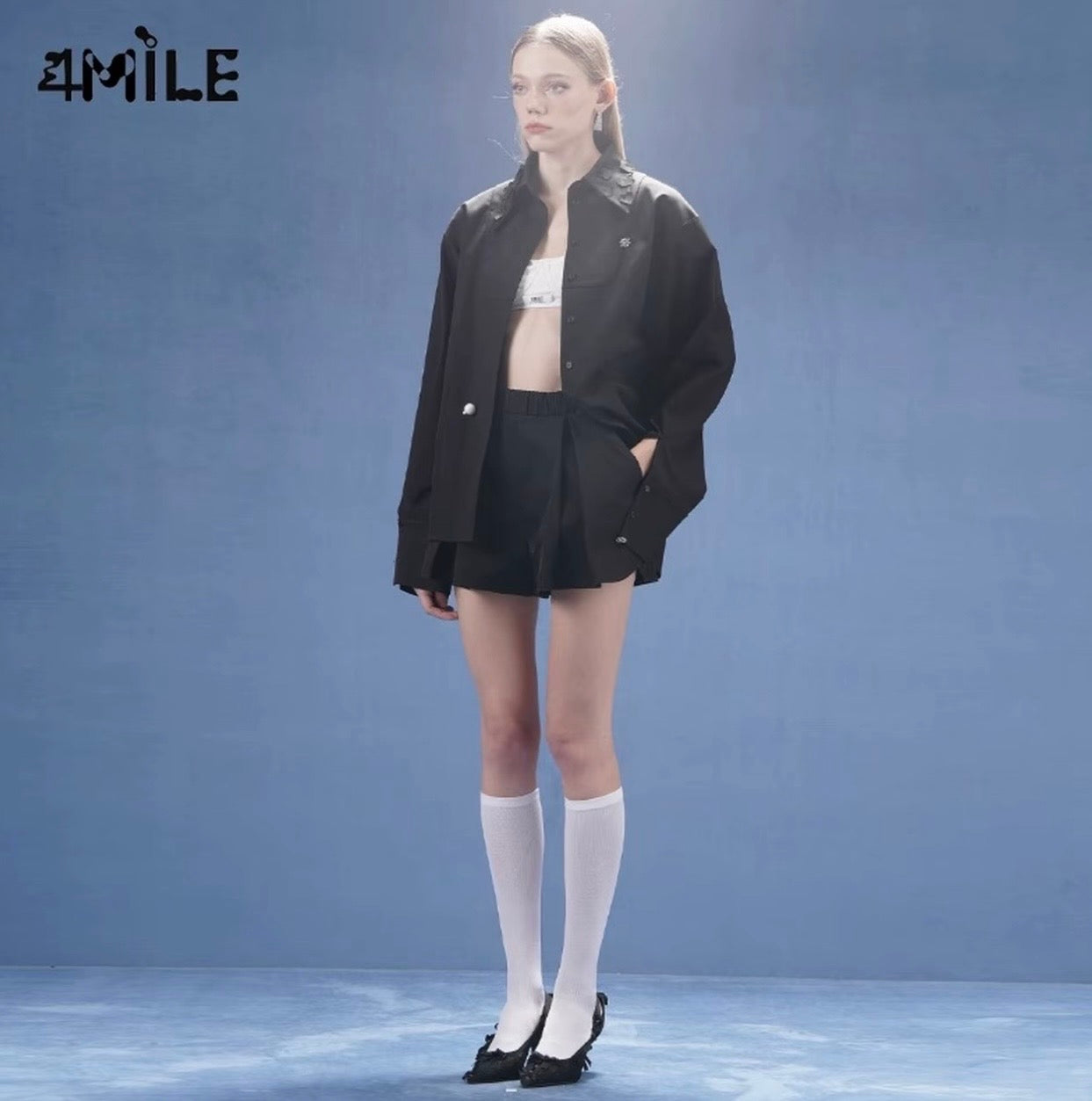 4MILE Spring/Summer New Arrival: Black Heart Polka Dot Back Slit Shirt - Stylish Long Sleeves, Sweet Style